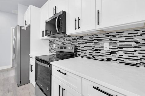 Villa ou maison à vendre à Kissimmee, Floride: 4 chambres, 206.61 m2 № 2295232 - photo 13