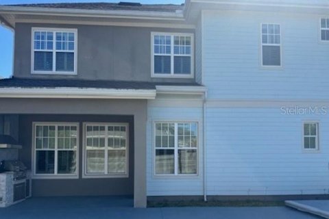 House in Orlando, Florida 4 bedrooms, 333.7 sq.m. № 2226755 - photo 2