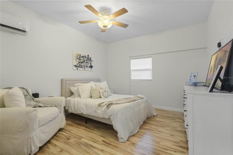 House in Windermere, Florida 4 bedrooms, 314.94 sq.m. № 2104586 - photo 30