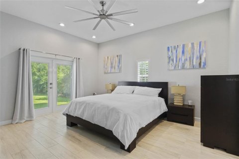House in Windermere, Florida 4 bedrooms, 314.94 sq.m. № 2104586 - photo 24