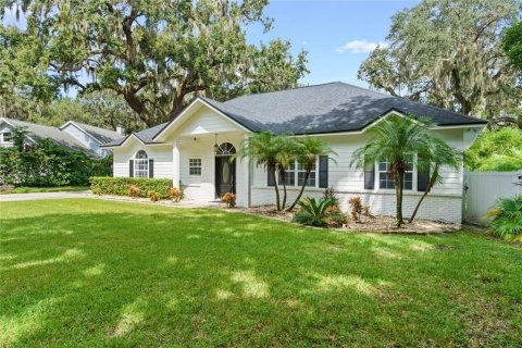 House in Windermere, Florida 4 bedrooms, 314.94 sq.m. № 2104586 - photo 2