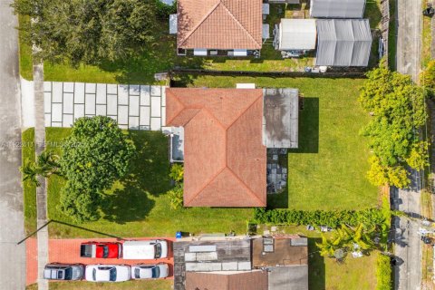 Купить виллу или дом в Норт-Майами-Бич, Флорида 3 спальни, 116.13м2, № 1977153 - фото 24