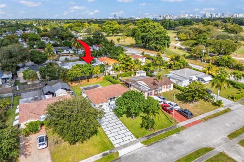 Купить виллу или дом в Норт-Майами-Бич, Флорида 3 спальни, 116.13м2, № 1977153 - фото 2