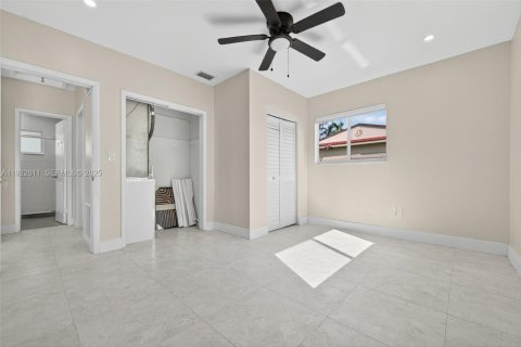 Купить виллу или дом в Норт-Майами-Бич, Флорида 3 спальни, 116.13м2, № 1977153 - фото 14