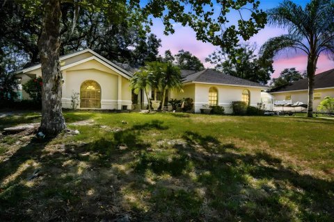 Villa ou maison à vendre à Winter Haven, Floride: 4 chambres, 220.74 m2 № 1674143 - photo 1