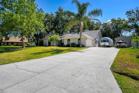 Villa ou maison à vendre à Winter Haven, Floride: 4 chambres, 220.74 m2 № 1674143 - photo 2