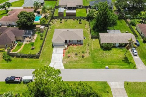 House in Port St. Lucie, Florida 3 bedrooms, 119.47 sq.m. № 2191041 - photo 17