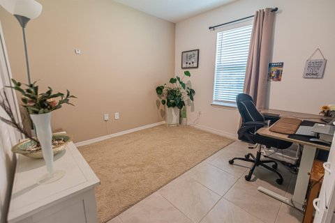 House in Port St. Lucie, Florida 3 bedrooms, 119.47 sq.m. № 2191041 - photo 11