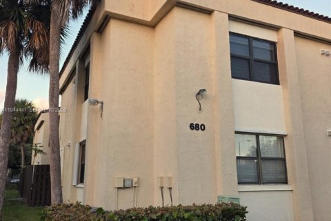 Condo in Miami, Florida, 2 bedrooms  № 2001509