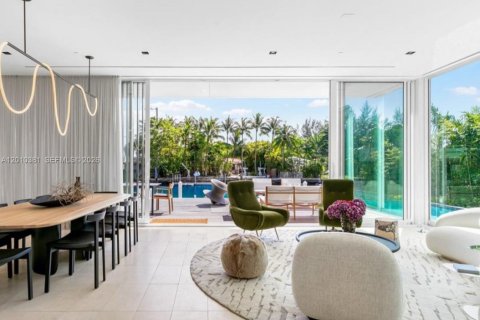 Casa en venta en Miami Beach, Florida, 4 dormitorios, 387.22 m2 № 2171039 - foto 2