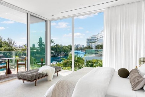 Casa en venta en Miami Beach, Florida, 4 dormitorios, 387.22 m2 № 2171039 - foto 7