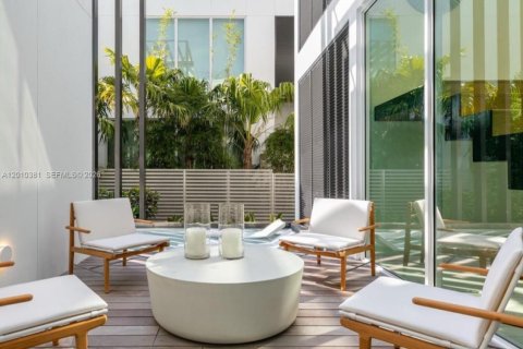 Casa en venta en Miami Beach, Florida, 4 dormitorios, 387.22 m2 № 2171039 - foto 6