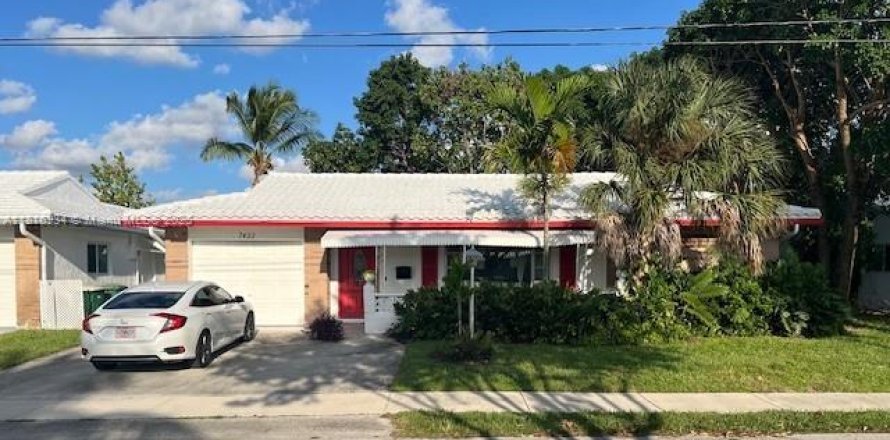 House in Tamarac, Florida 2 bedrooms, 153.47 sq.m. № 1770726