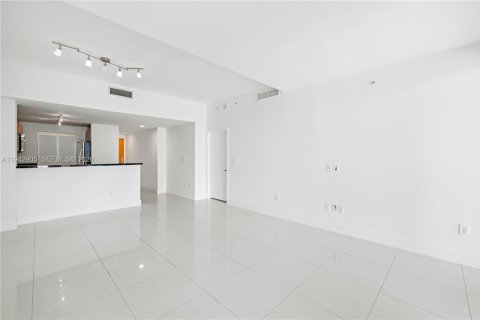 Снять в аренду кондоминиум в Майами, Флорида 1 спальня, 74.88м2, № 2000473 - фото 6