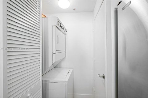 Снять в аренду кондоминиум в Майами, Флорида 1 спальня, 74.88м2, № 2000473 - фото 17