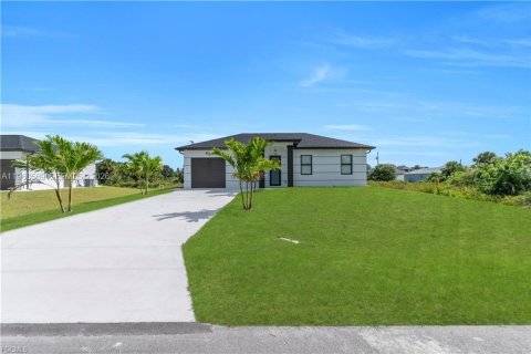 Casa en venta en Lehigh Acres, Florida, 3 dormitorios, 98.48 m2 № 2033991 - foto 4