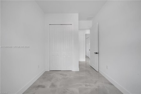 Casa en venta en Lehigh Acres, Florida, 3 dormitorios, 98.48 m2 № 2033991 - foto 18