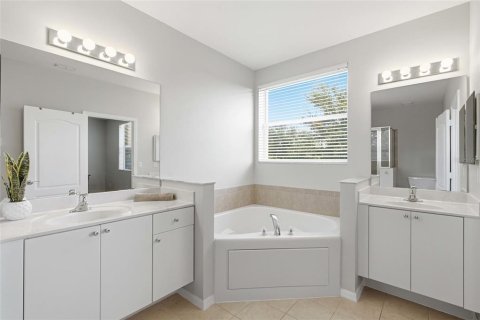 Casa en venta en Cape Coral, Florida, 4 dormitorios, 229.56 m2 № 2196624 - foto 20