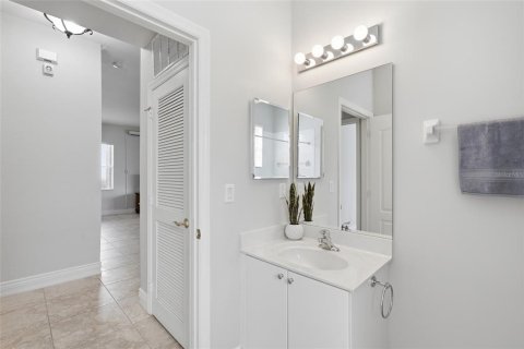 Casa en venta en Cape Coral, Florida, 4 dormitorios, 229.56 m2 № 2196624 - foto 14