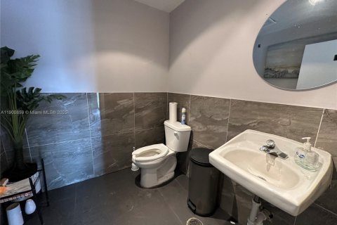 Immobilier commercial à vendre à Miramar, Floride № 1951540 - photo 18