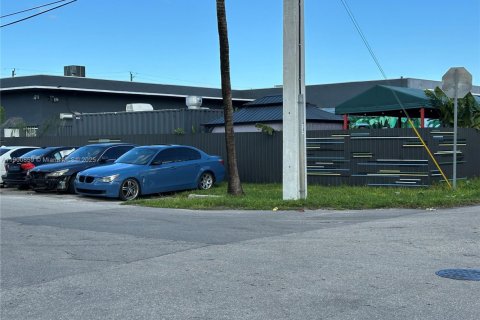 Immobilier commercial à vendre à Miramar, Floride № 1951540 - photo 4