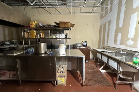 Immobilier commercial à vendre à Miramar, Floride № 1951540 - photo 12