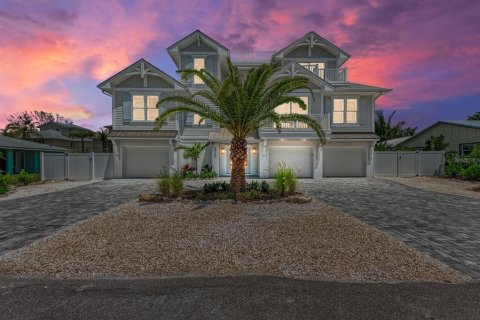 Casa en Holmes Beach, Florida 4 dormitorios, 248.51 m2 № 1515684