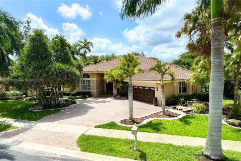 Villa ou maison à vendre à Weston, Floride: 5 chambres, 297.47 m2 № 1946534 - photo 2