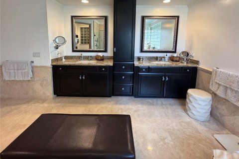 Villa ou maison à vendre à Weston, Floride: 5 chambres, 297.47 m2 № 1946534 - photo 25