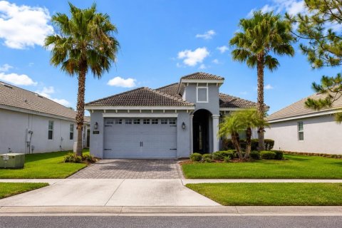 House in Davenport, Florida 4 bedrooms, 210.8 sq.m. № 2213627