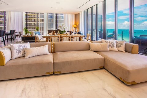 Condo in Sunny Isles Beach, Florida, 3 bedrooms  № 1850578 - photo 2