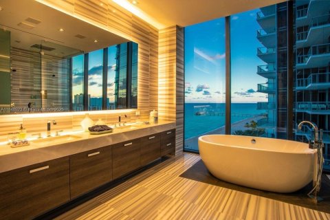Condo in Sunny Isles Beach, Florida, 3 bedrooms  № 1850578 - photo 21