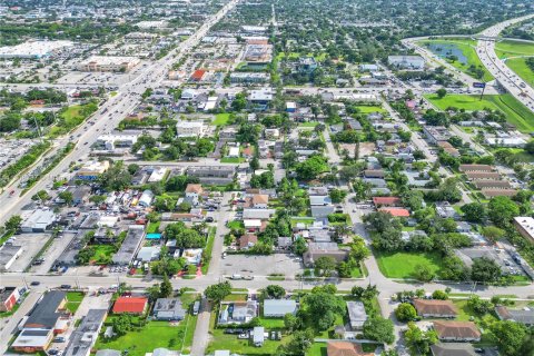 Apartamento en alquiler en Hollywood, Florida, 1 dormitorio, 129.32 m2 № 1965089 - foto 4