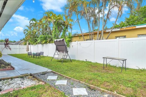 Apartamento en alquiler en Hollywood, Florida, 1 dormitorio, 129.32 m2 № 1965089 - foto 11