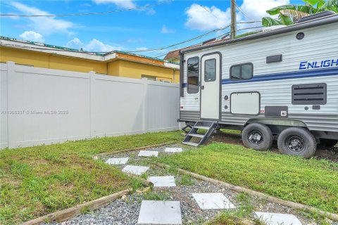 Apartamento en alquiler en Hollywood, Florida, 1 dormitorio, 129.32 m2 № 1965089 - foto 14