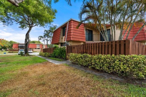 Townhouse in Boca Raton, Florida 2 bedrooms, 120.96 sq.m. № 1223693 - photo 1