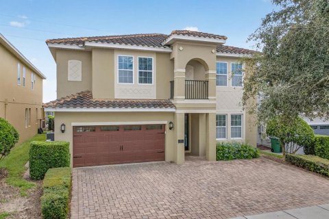 Casa en Kissimmee, Florida 10 dormitorios, 435.06 m2 № 2440560