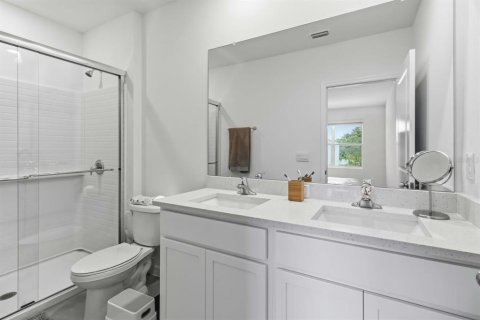 Townhouse in Tampa, Florida 3 bedrooms, 138.24 sq.m. № 2396320 - photo 13