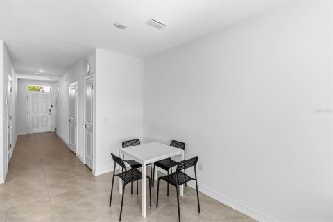 Townhouse in Tampa, Florida 3 bedrooms, 138.24 sq.m. № 2396320 - photo 20