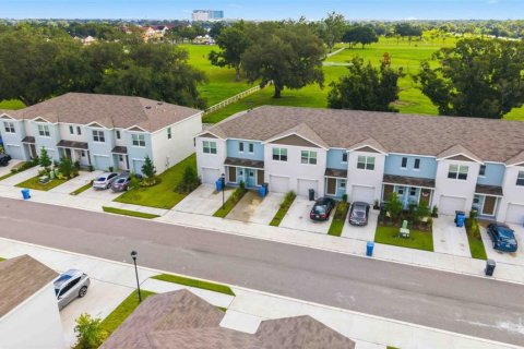 Townhouse in Tampa, Florida 3 bedrooms, 138.24 sq.m. № 2396320 - photo 25