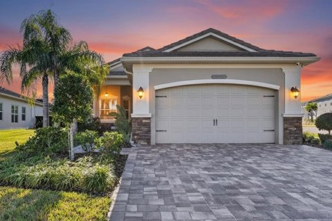 House in Wesley Chapel, Florida 4 bedrooms, 192.49 sq.m. № 2116382