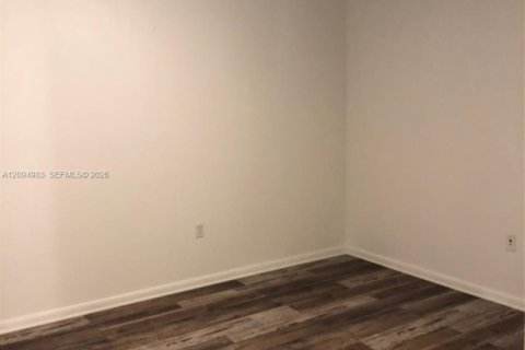 Condo in Miami, Florida, 1 bedroom  № 2386910 - photo 4