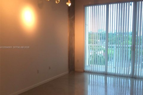 Condo in Miami, Florida, 1 bedroom  № 2386910 - photo 27