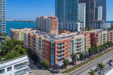 Condo in Miami, Florida, 1 bedroom  № 2386910 - photo 7