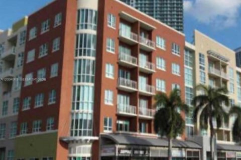 Condo in Miami, Florida, 1 bedroom  № 2386910 - photo 2