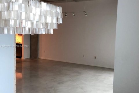 Condo in Miami, Florida, 1 bedroom  № 2386910 - photo 8