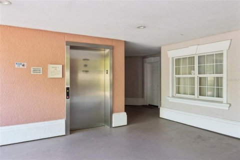 Copropriété à vendre à Four Corners, Floride: 3 chambres, 151.43 m2 № 2385786 - photo 11