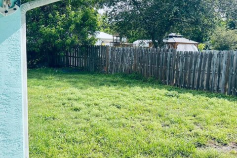 House in Port St. Lucie, Florida 4 bedrooms, 139.26 sq.m. № 2084140 - photo 15