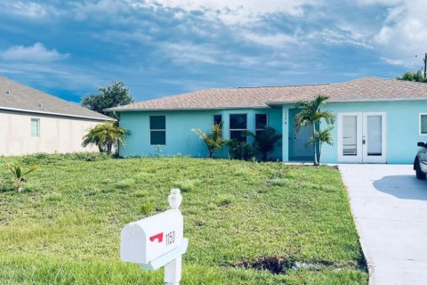House in Port St. Lucie, Florida 4 bedrooms, 139.26 sq.m. № 2084140