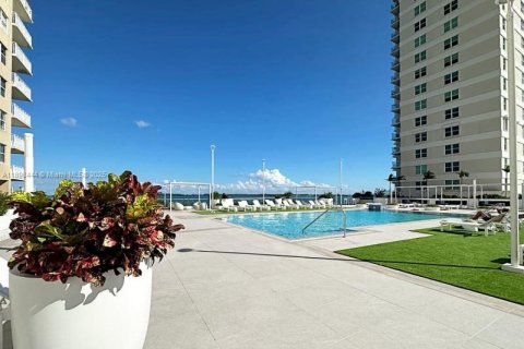 Condo in Miami, Florida, 2 bedrooms  № 1951085 - photo 28